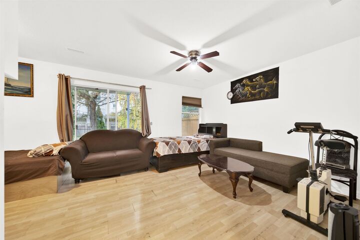 8280 121A Street 44 — photo 1
