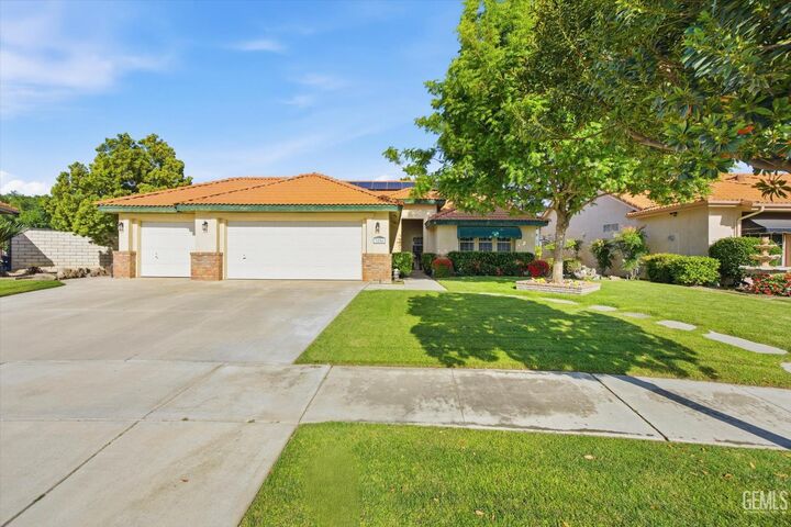 Property Photo:  3206 Province Rose Street  CA 93311 