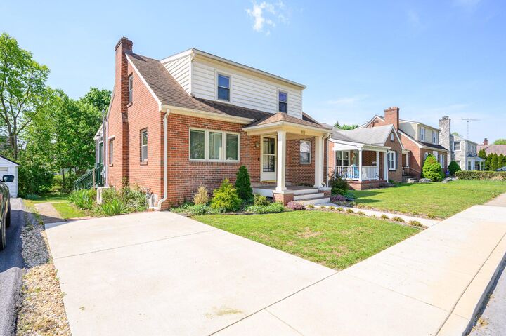Property Photo: 913 W Martin Street W WV 25401
