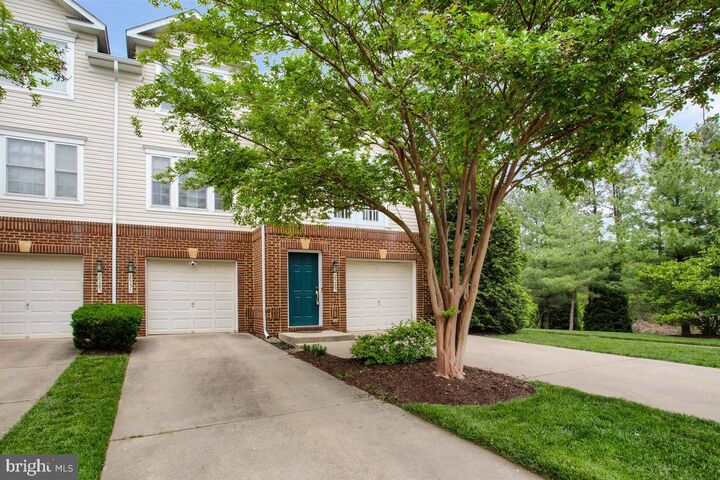 Property Photo:  2529 Briar Ridge Lane 2529  MD 21113 
