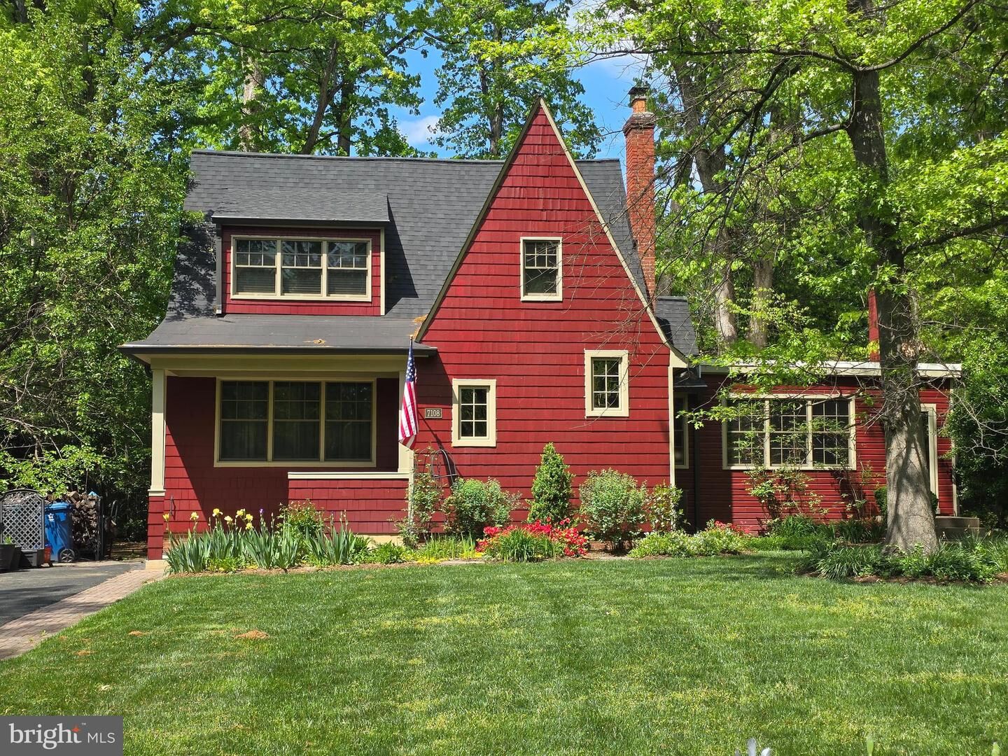 Property Photo:  7108 Larrlyn Drive  VA 22151 