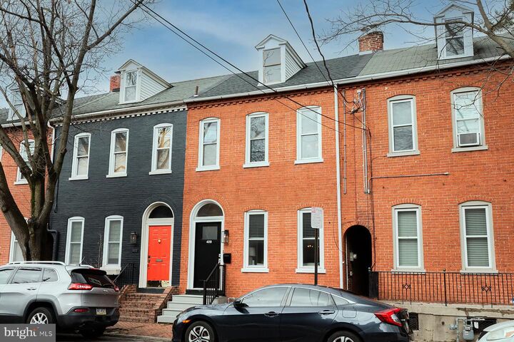 Property Photo:  409 W Lemon Street  PA 17603 