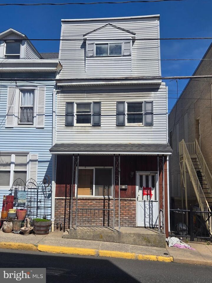Property Photo:  320 W Norwegian Street  PA 17901 
