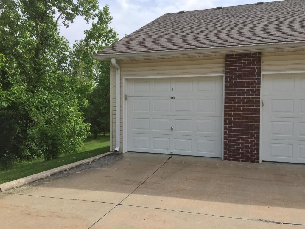 Property Photo: 1100 Kennesaw Ridge Rd MO 65202
