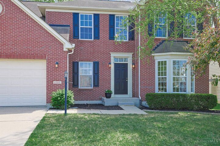 Property Photo:  1727 Amberwood Way  OH 45039 