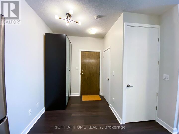 Property Photo:  33 Bay Street 3213  ON M5J 2Z3 