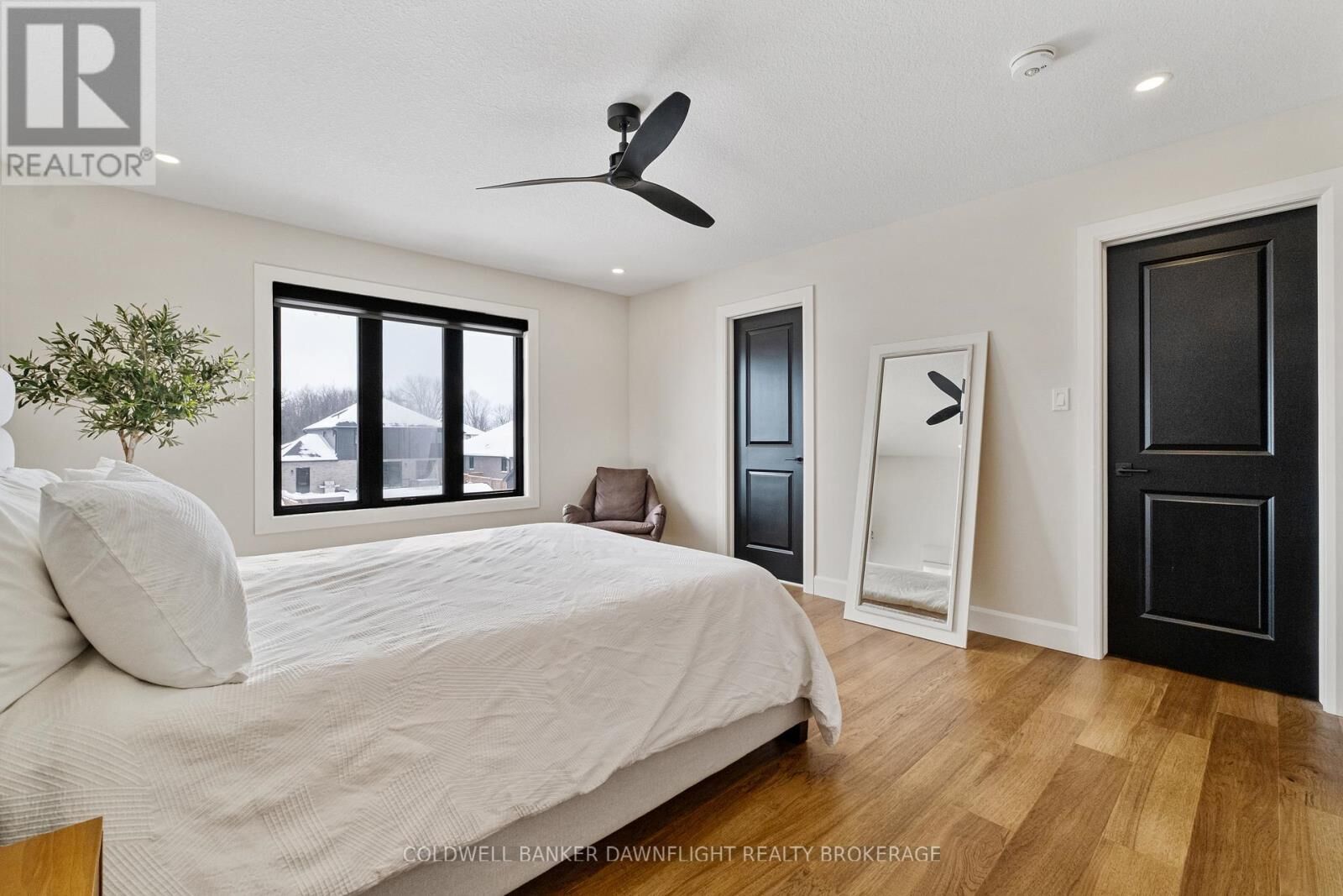 Property Photo:  160 Foxborough Place  ON N0M 2P0 