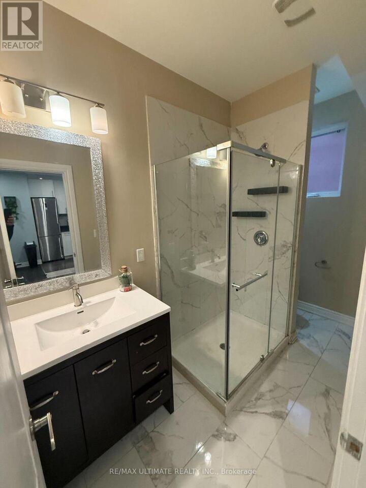 Property Photo: 1166 Glengrove Avenue West 2 Lower ON M6B 2K4