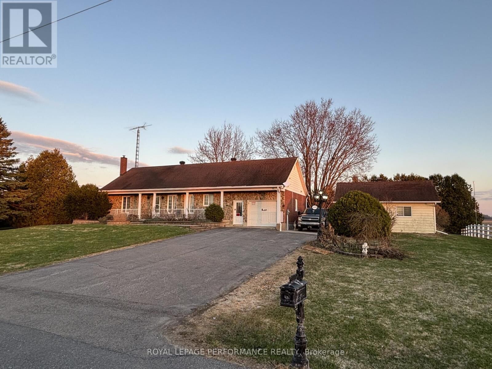 Property Photo:  1270 Concession Rd 1 Road South  ON K0B 1L0 