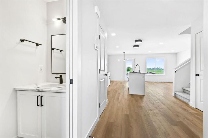 Property Photo:  88 Kootenay Way  MB R5G 2Y1 