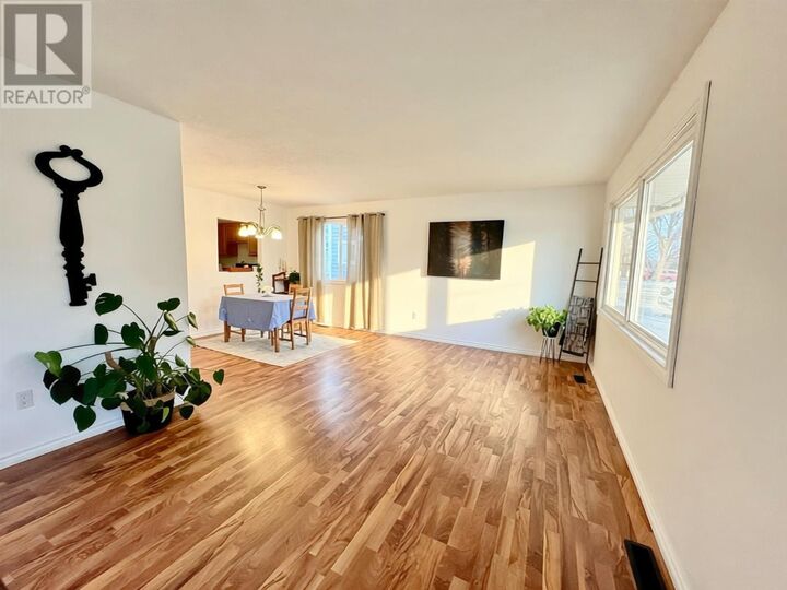 Photo de la propriété:  1039 Williams Ave  ON P9A 3P4 