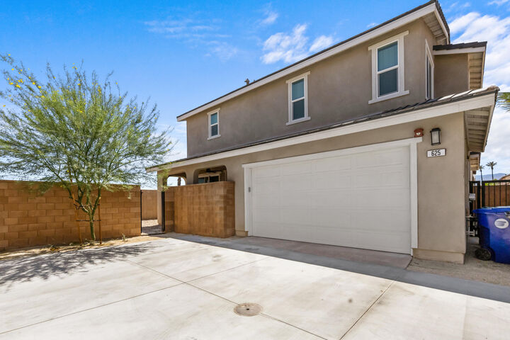 Property Photo:  625 Via Firenze  CA 92234 