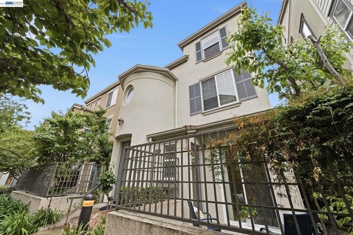 Property Photo:  6005 Hillbrook Pl  CA 94568 