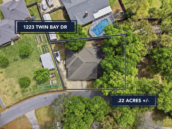 Property Photo:  1223 Twin Bay Drive  FL 32547 