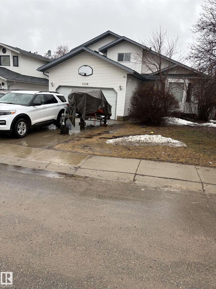 Property Photo: 5306 44 Street AB T9M 2B4