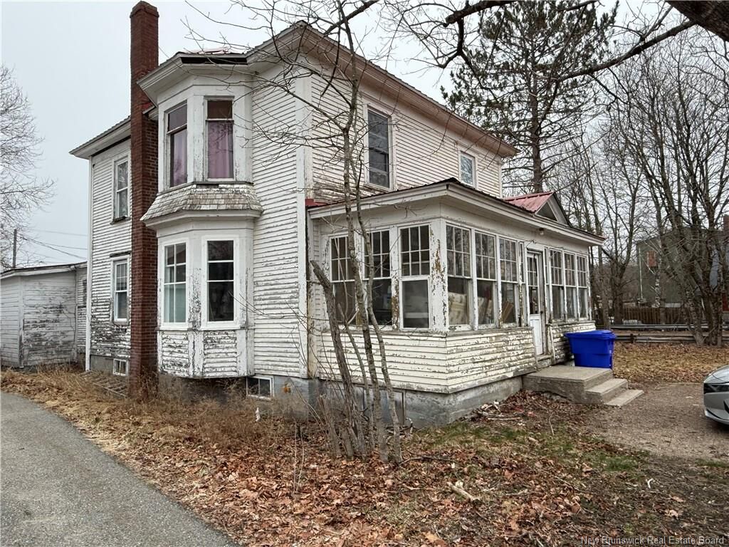 Property Photo:  13 Lake Avenue  NB E6J 1N5 