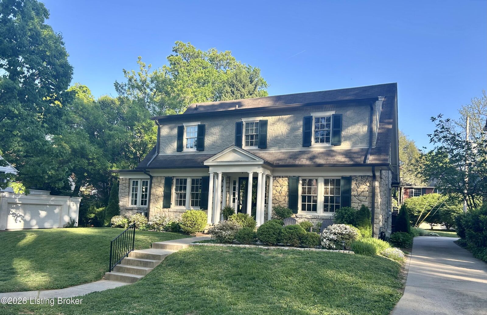 Property Photo:  2306 Woodford Pl  KY 40205 