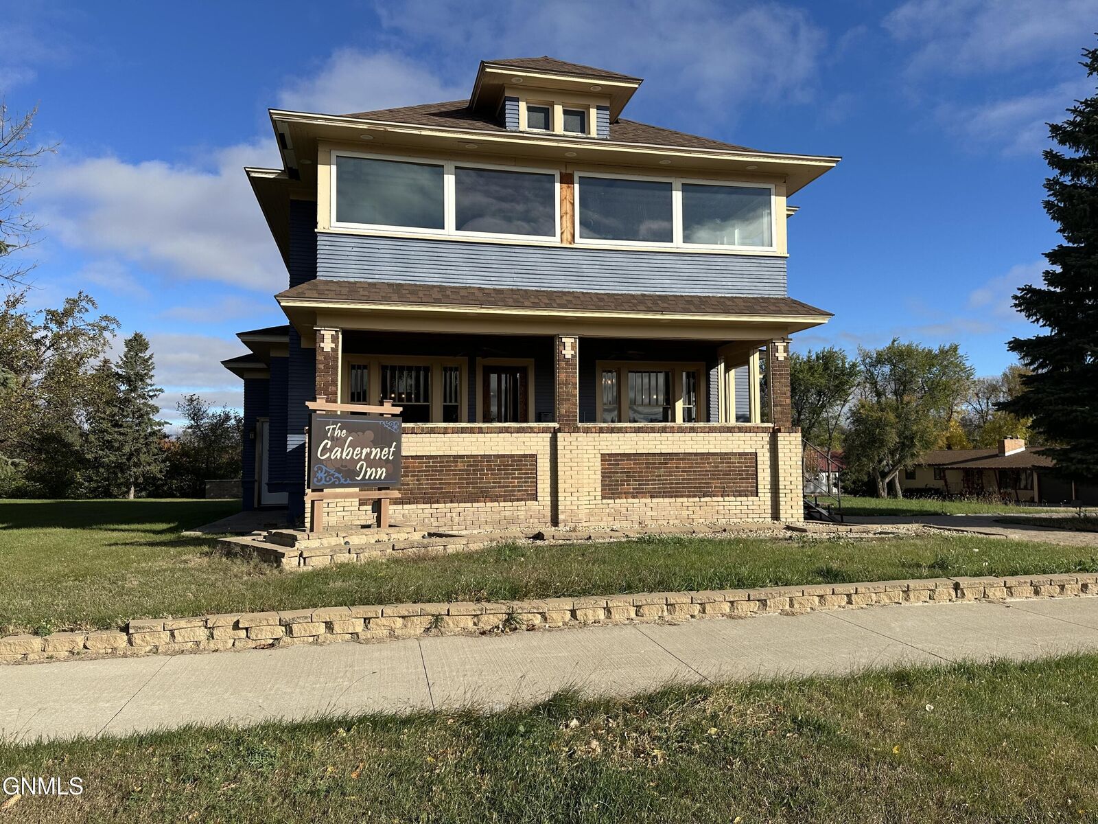 Property Photo:  137 3rd Avenue NE  ND 58540 