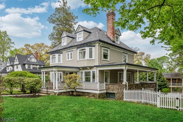 Property Photo:  375 Up Mountain Avenue  NJ 07043 