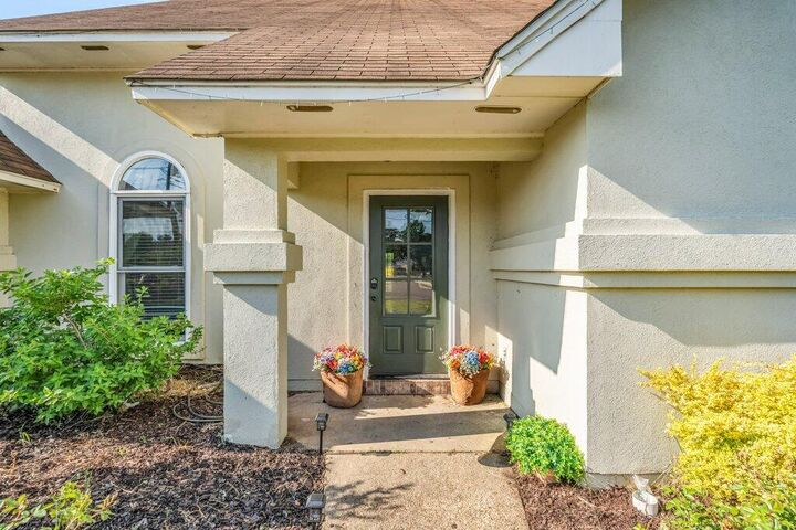 Property Photo: 525 Lakeover Drive W MS 39702