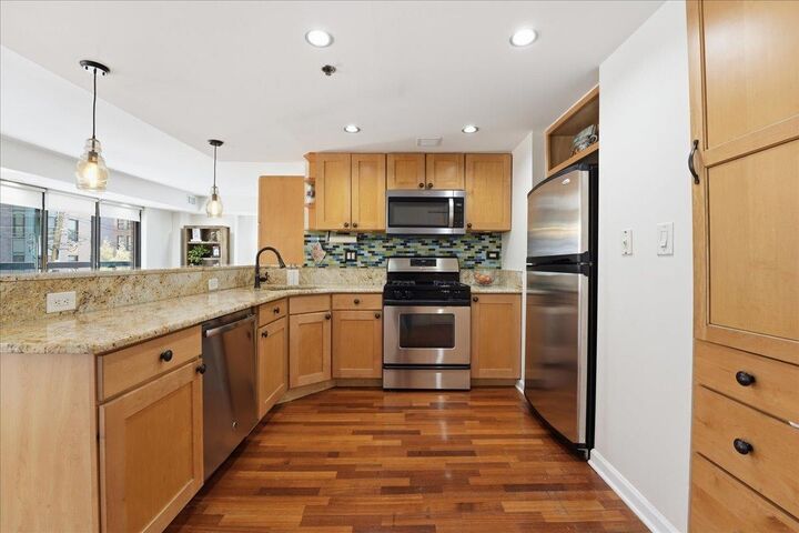 Property Photo:  700 1st St 3H  NJ 07030 