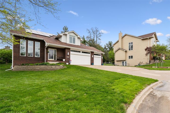 Property Photo:  3011 Rhett Circle  IA 50321 