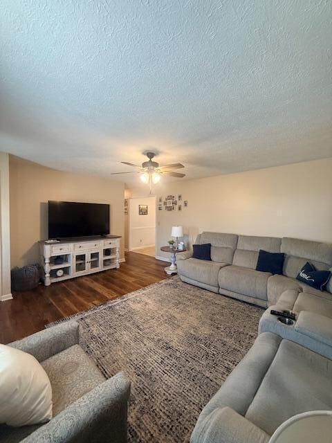 Property Photo:  2026 Kimberly Drive  KY 42503 