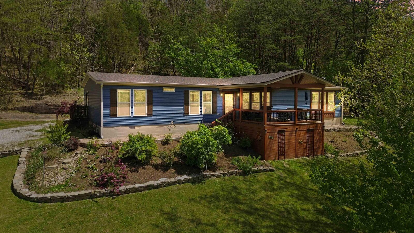 Property Photo:  324 Old State Road  KY 40456 