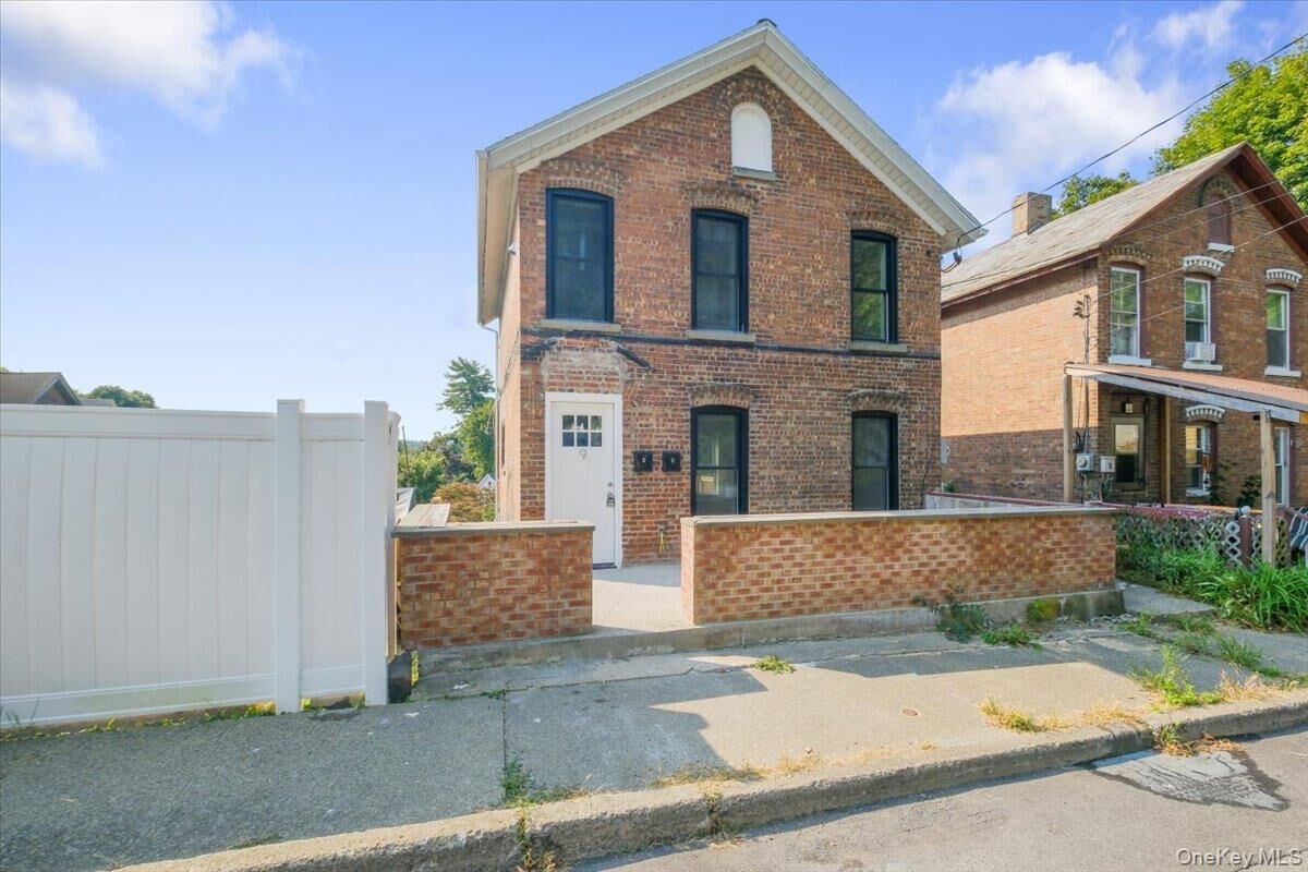 Property Photo:  9 Dubois Street A  NY 12401 