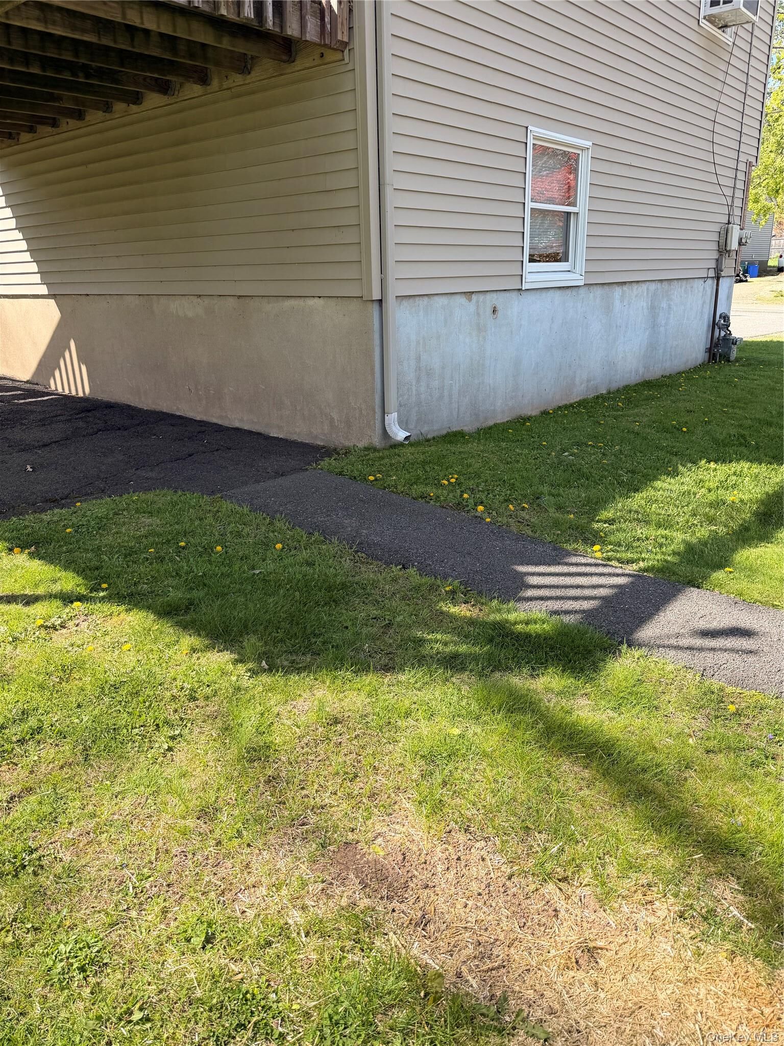 Property Photo:  10 Quelch Avenue 1  NY 10980 