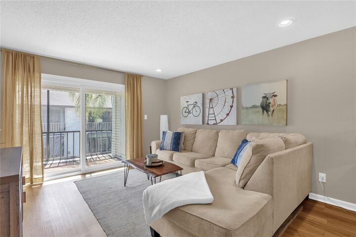 Property Photo:  2916 Plaza Terrace Drive 2916  FL 32803 