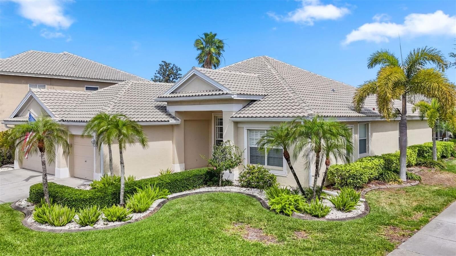 Property Photo:  2220 Elizabeth Way  FL 34698 