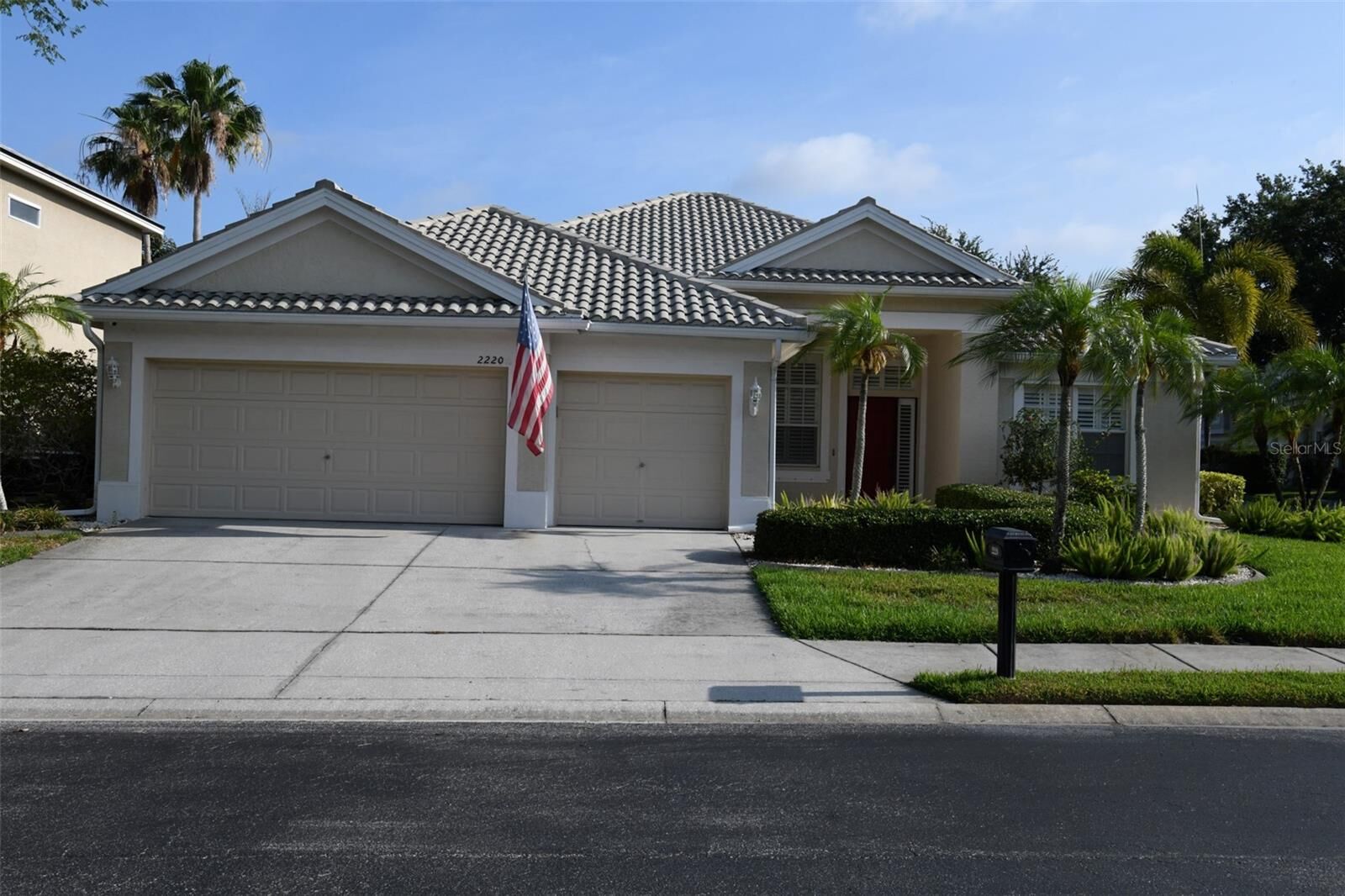 Property Photo:  2220 Elizabeth Way  FL 34698 