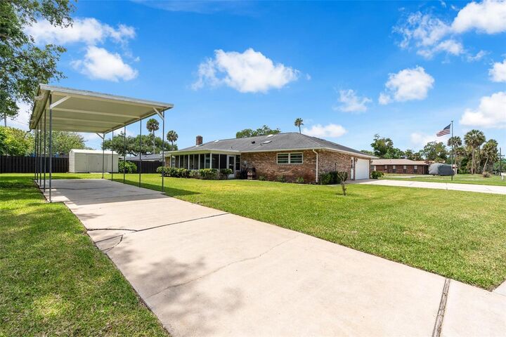Property Photo:  801 Palm Grove Court  FL 32119 
