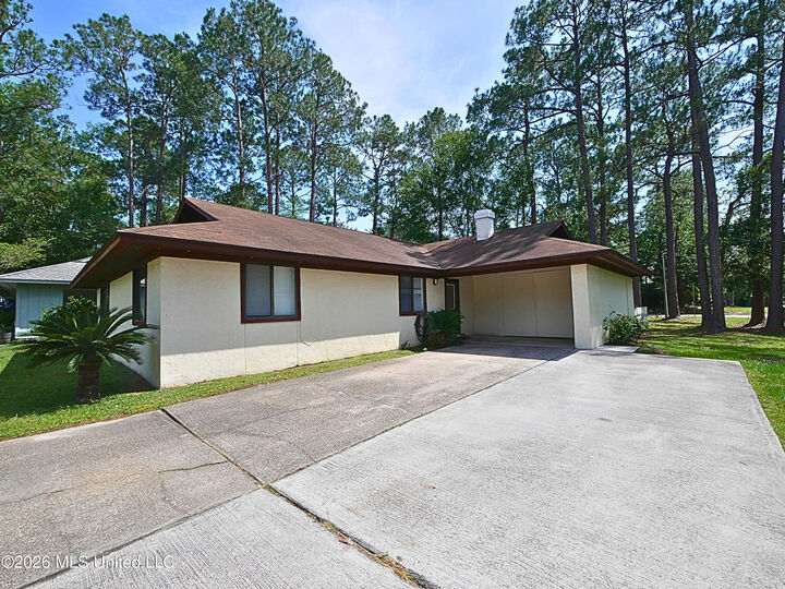 Property Photo: 1 Quail Creek Drive MS 39525