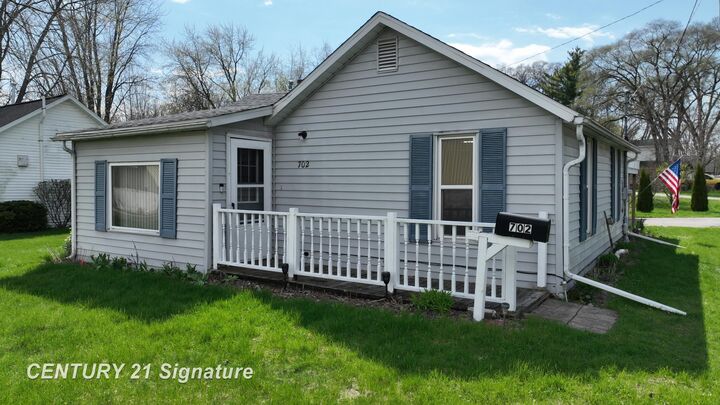 Property Photo:  702 Flint Street  MI 48655 