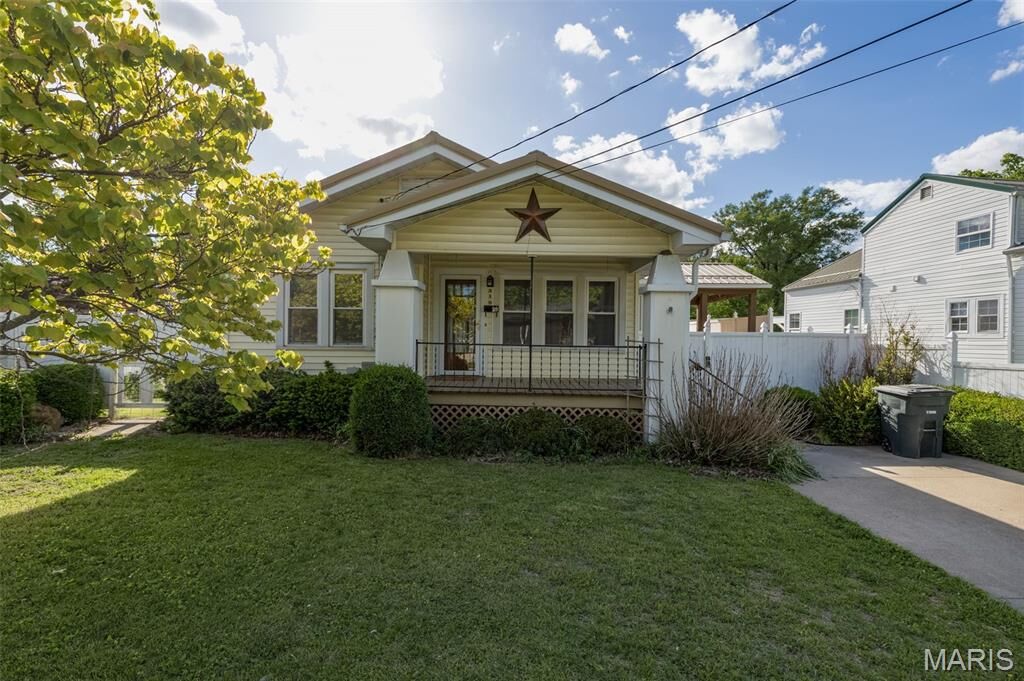 Property Photo:  319 S Division Street  MO 63628 