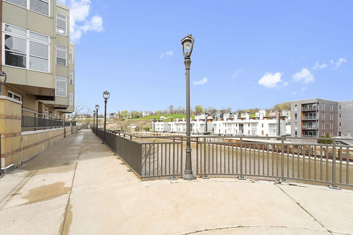 Property Photo:  1905 N Water St 204  WI 53202 