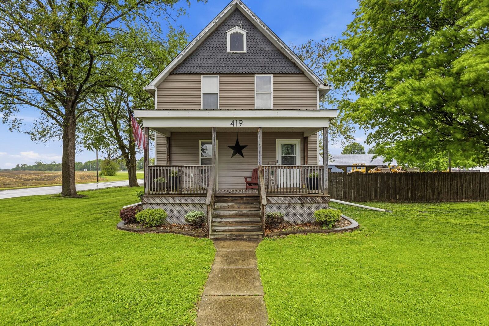 Property Photo:  419 S Hamilton Street  IL 61754 