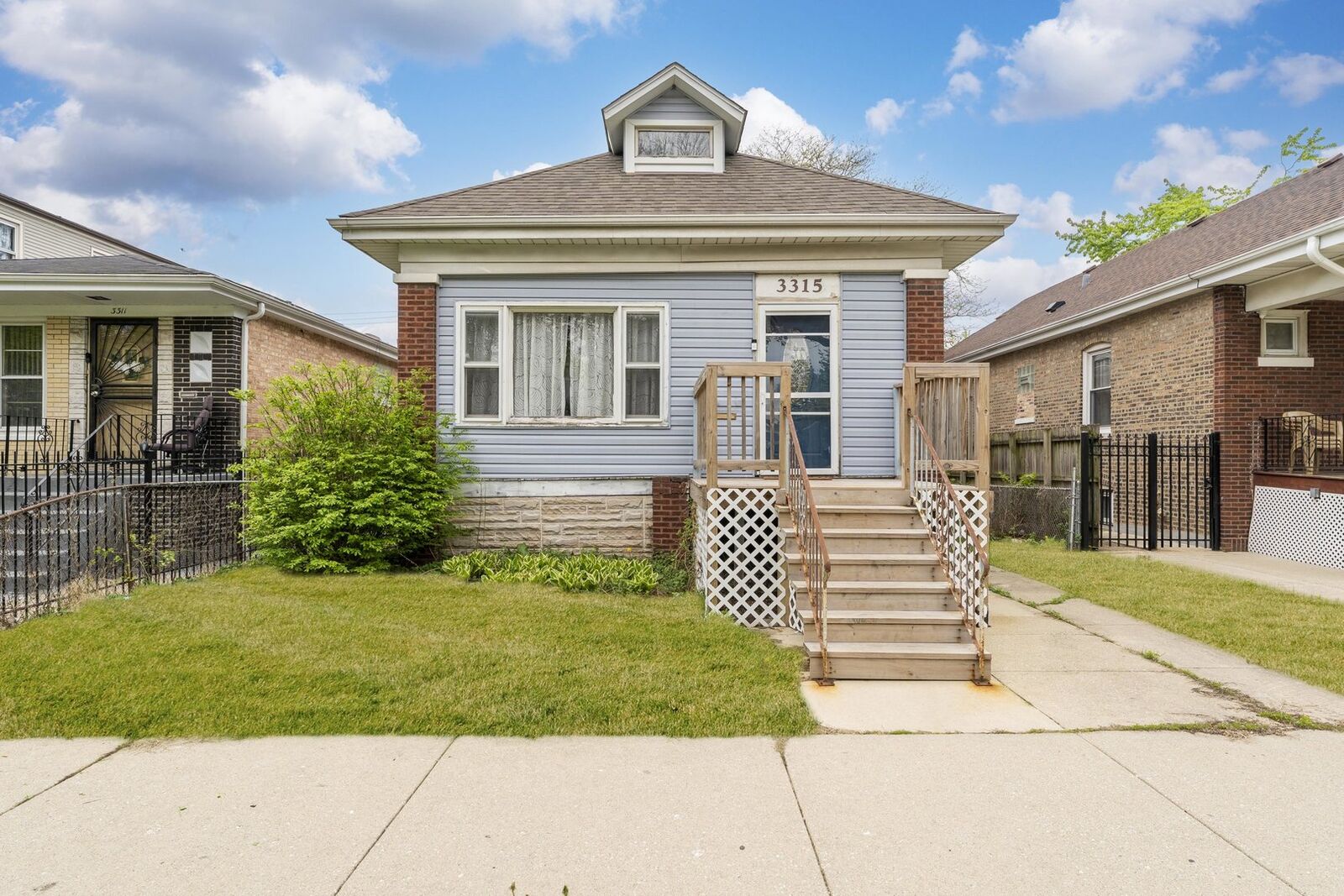 Property Photo:  3315 W 61st Street  IL 60629 