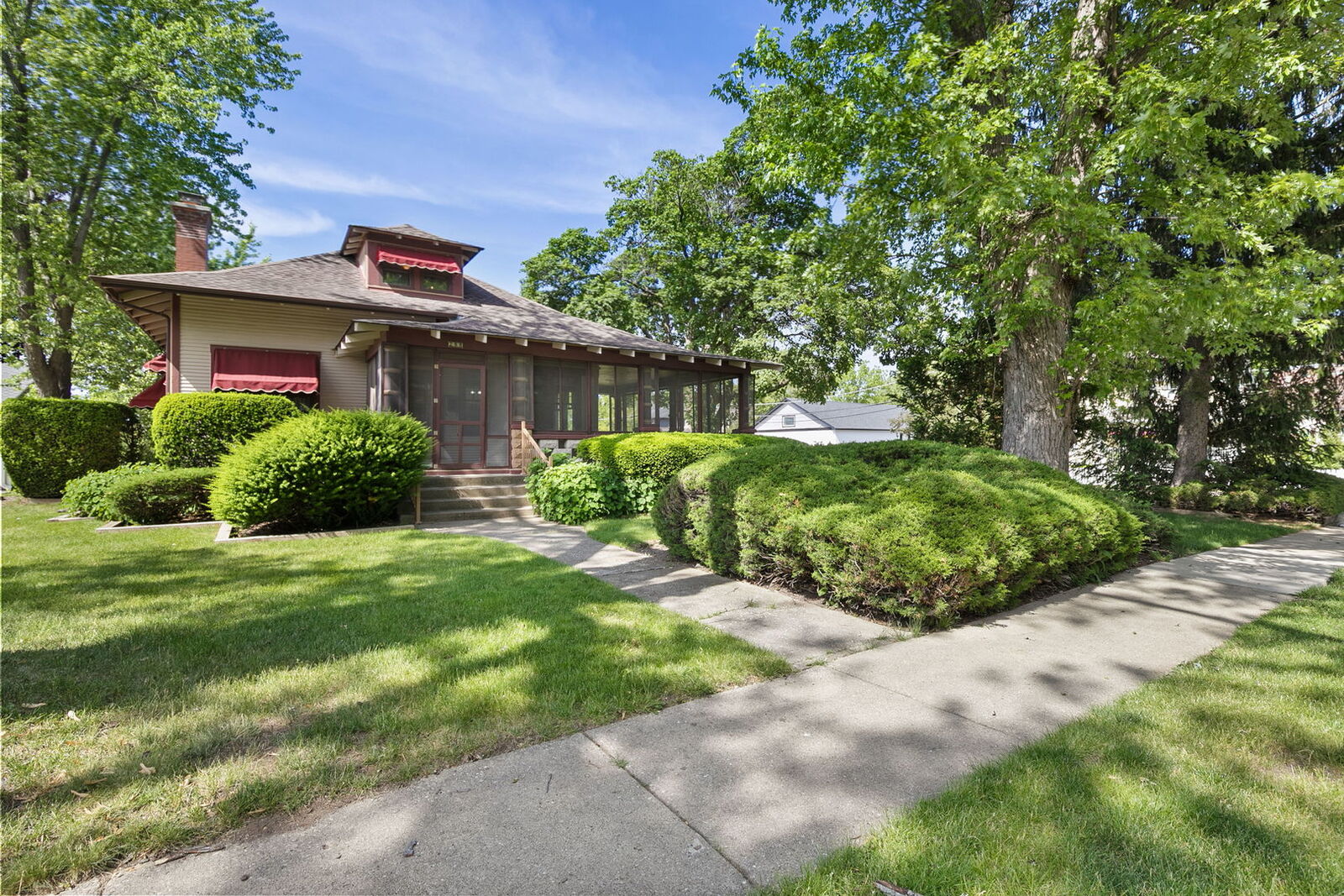 Property Photo:  288 Park Avenue  IL 60030 