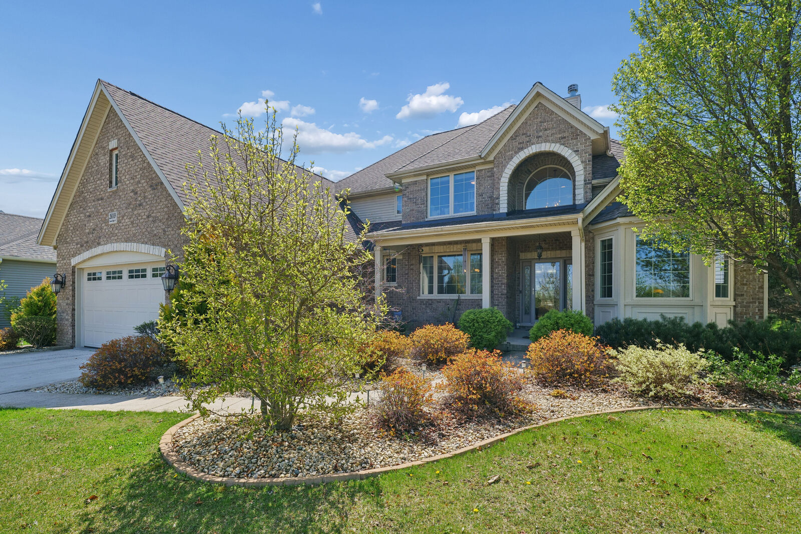 Property Photo:  26009 W Stewart Ridge Drive  IL 60585 