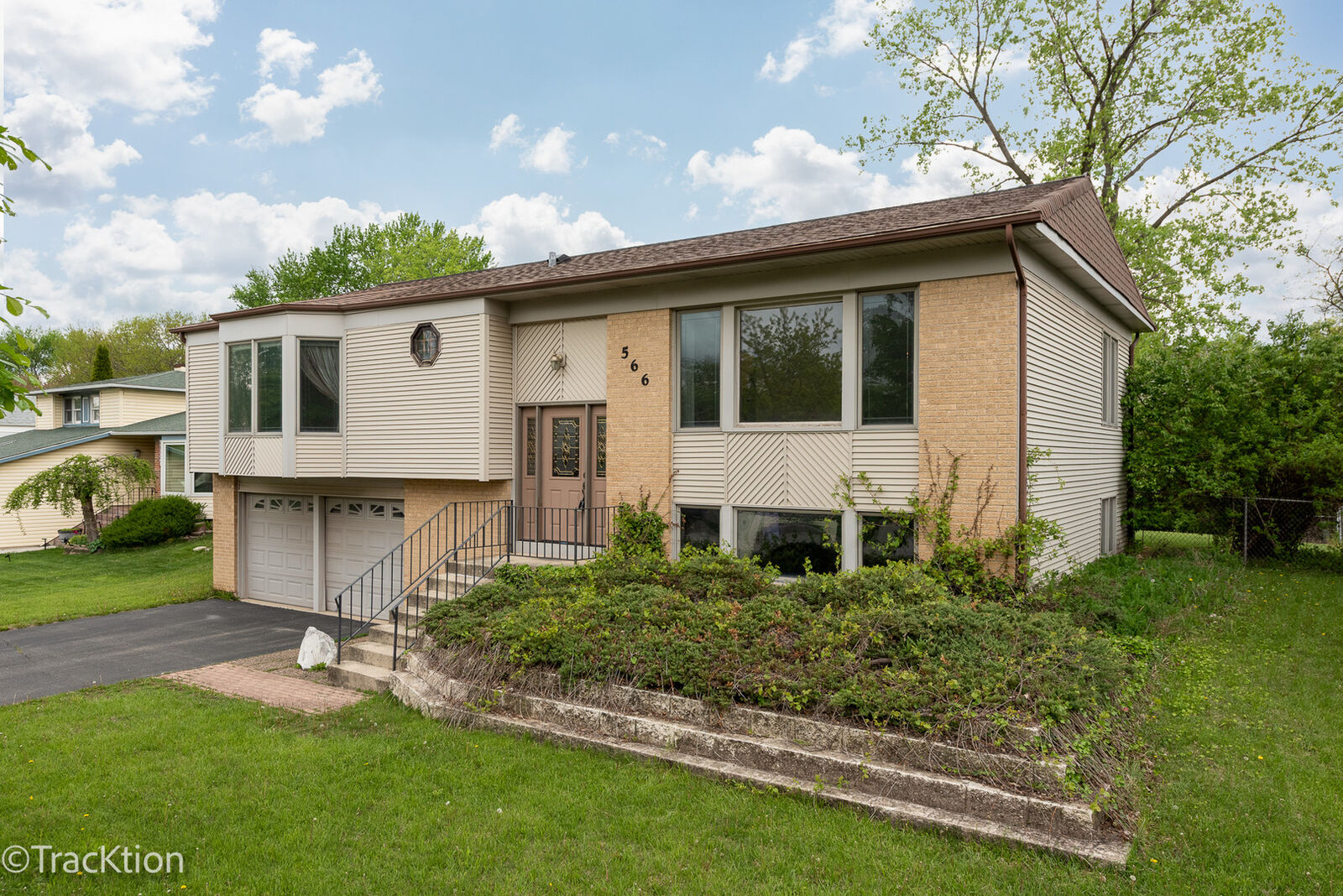 Property Photo:  566 Cambridge Way  IL 60440 