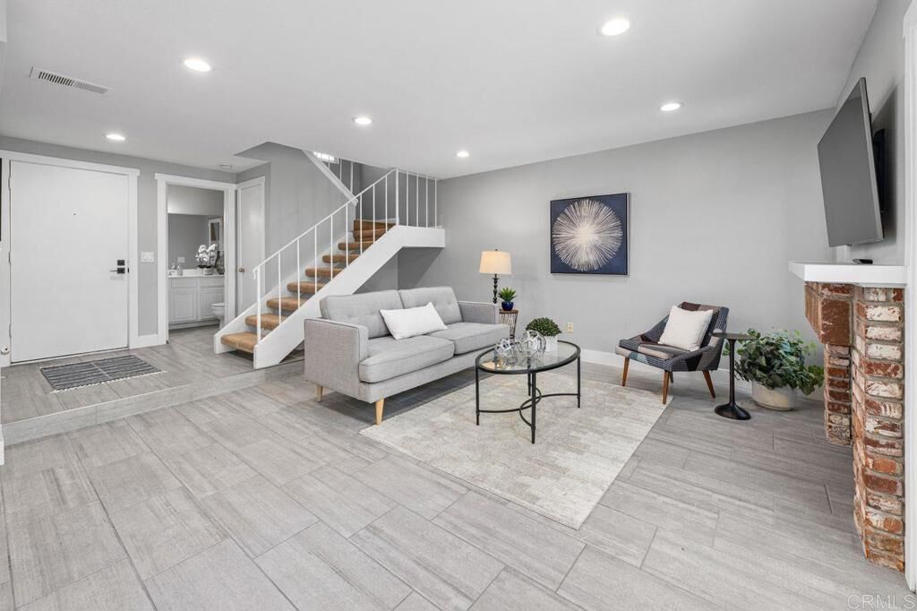 Property Photo:  1774 Edgefield Lane  CA 92024 