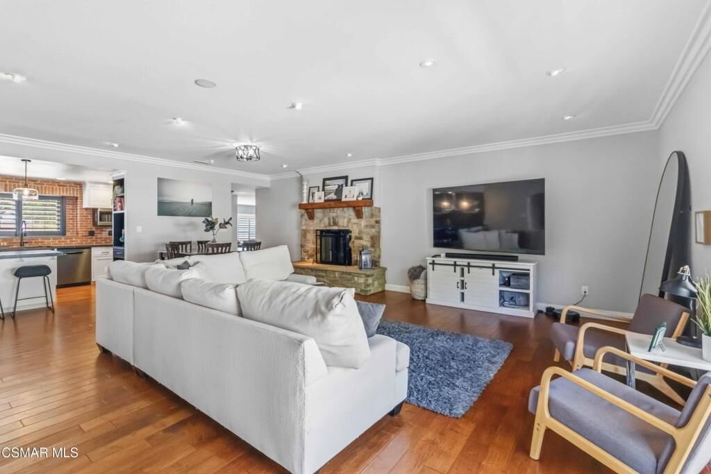 Property Photo:  1003 Mesa Drive  CA 93010 