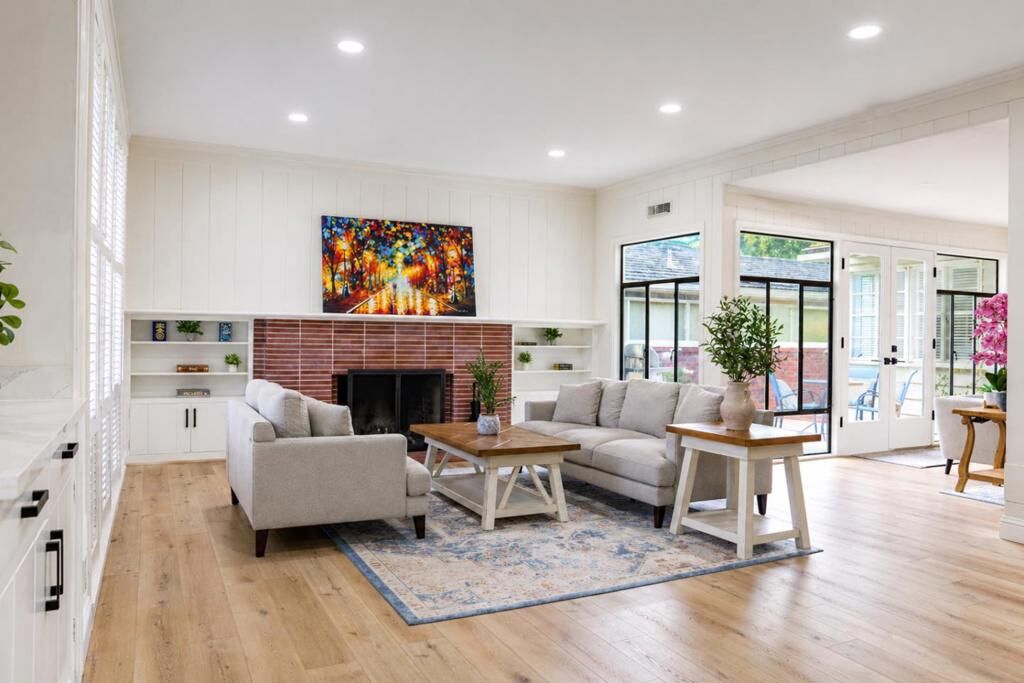 Property Photo:  239 Oak Street  CA 93901 