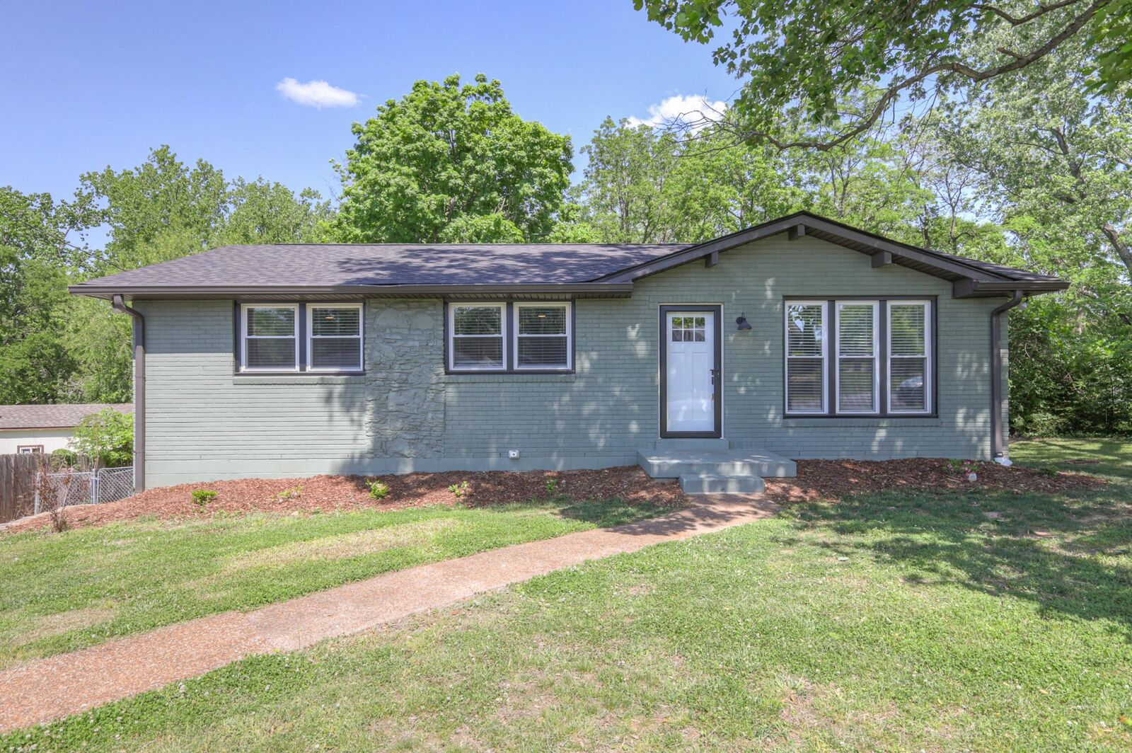 Property Photo:  804 Irma Dr  TN 37013 