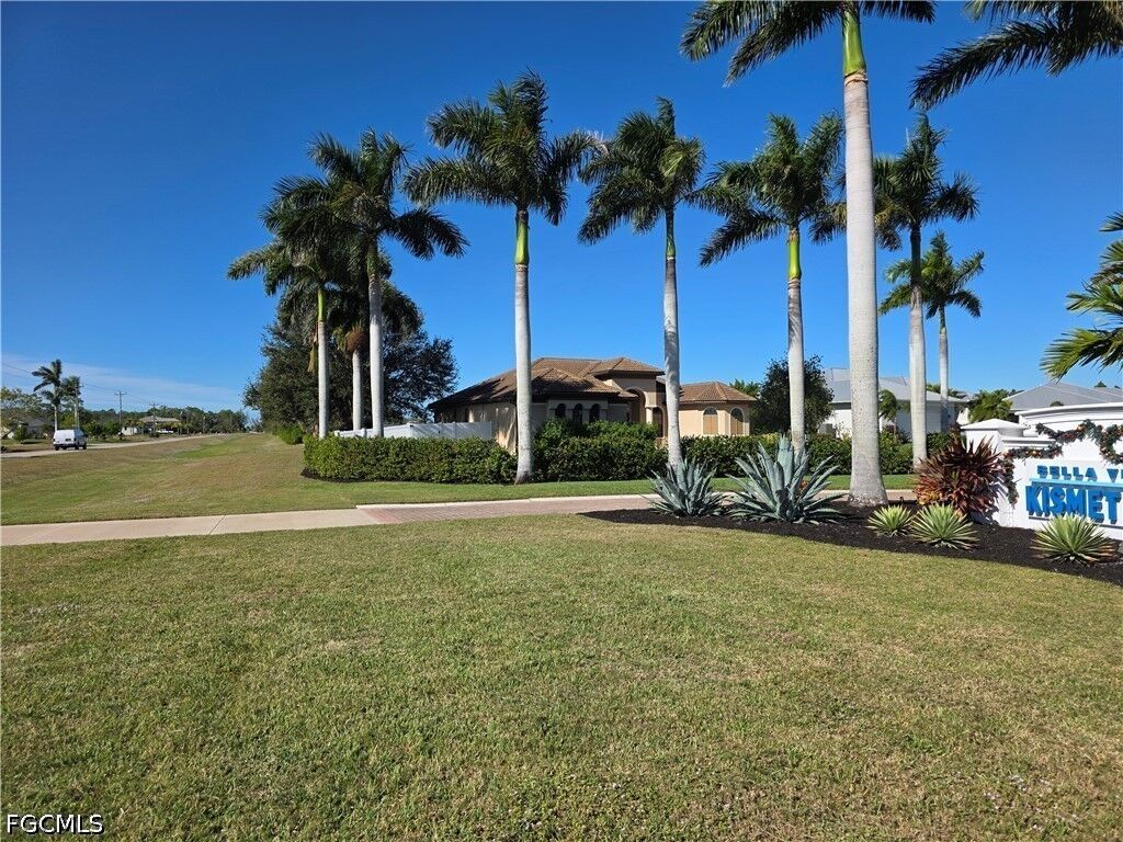 Property Photo:  2406 Kismet Lakes Lane  FL 33993 