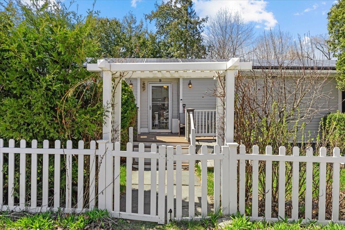 Property Photo:  9 Railroad Lane  VT 05482 