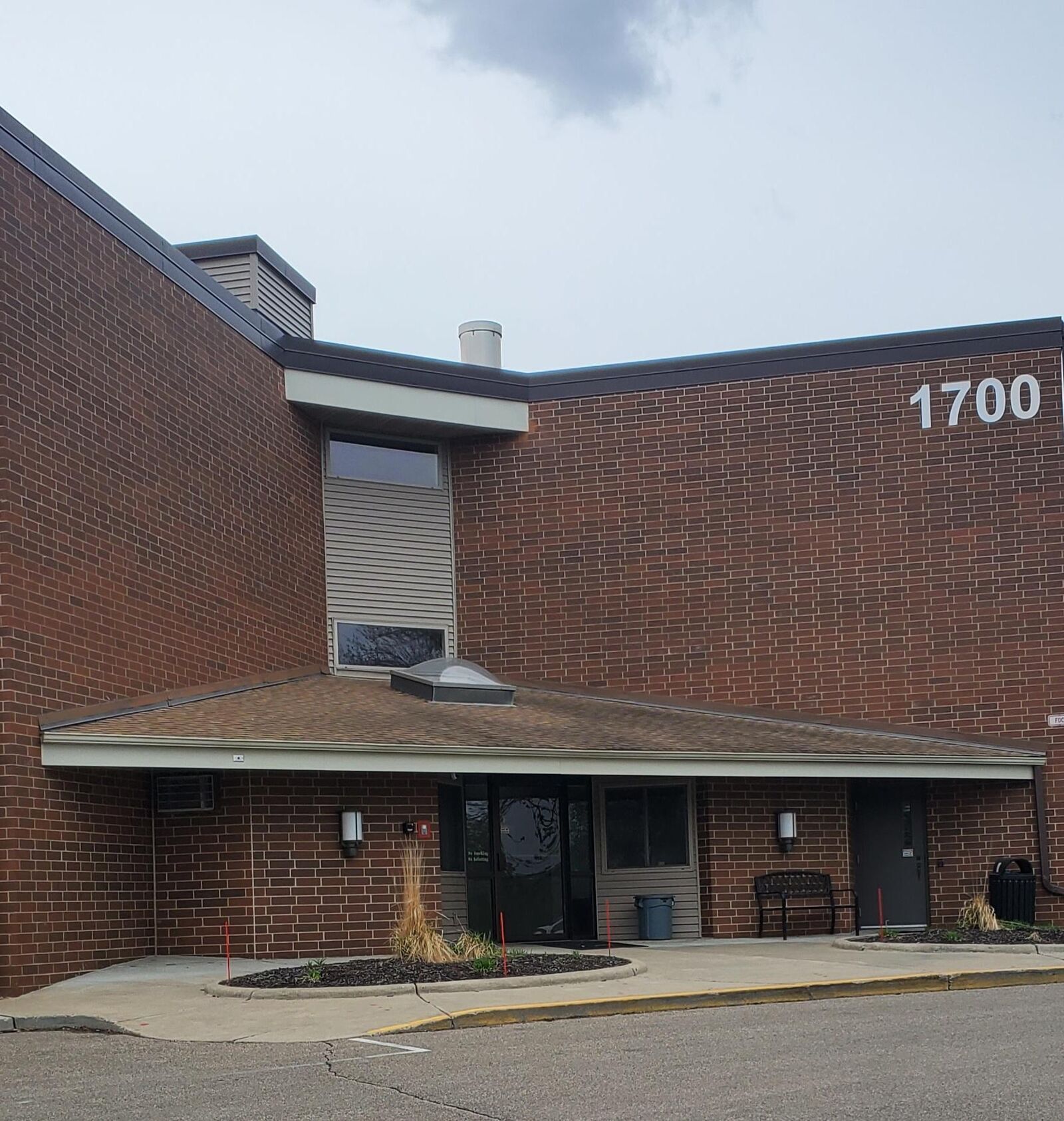 Property Photo:  1700 Four Oaks Road 321  MN 55121 